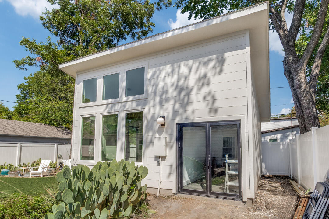 San Fernando Adu exterior glass doors patio
